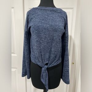 Mia & Tess Blue Sweater blouse, size Medium